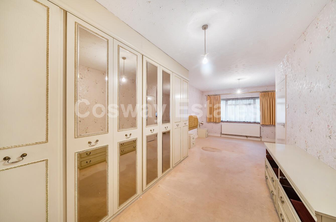 Blackwell Gardens, Edgware, HA8, Edgware